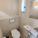 2 Bedroom Cozy In Saint-laurent-de-la-ca