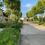 2 Bedroom Cozy In Saint-laurent-de-la-ca