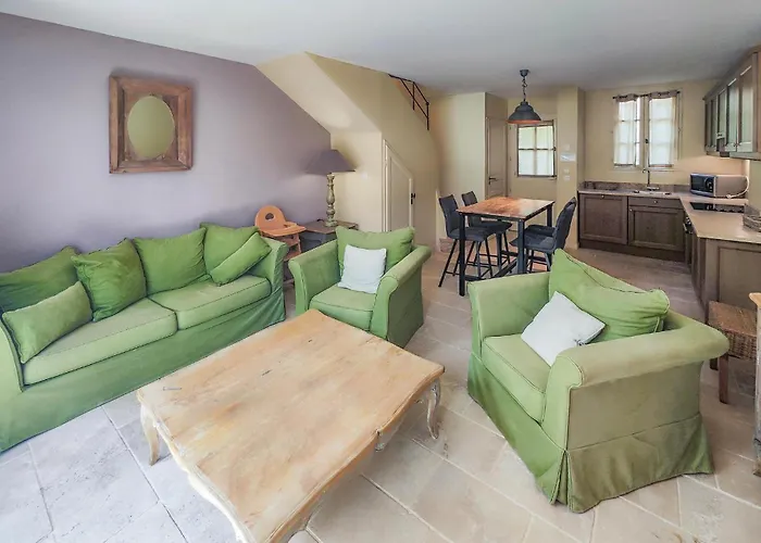 Дом отдыха Gorgeous In Saint-laurent-de-la-ca With Wifi